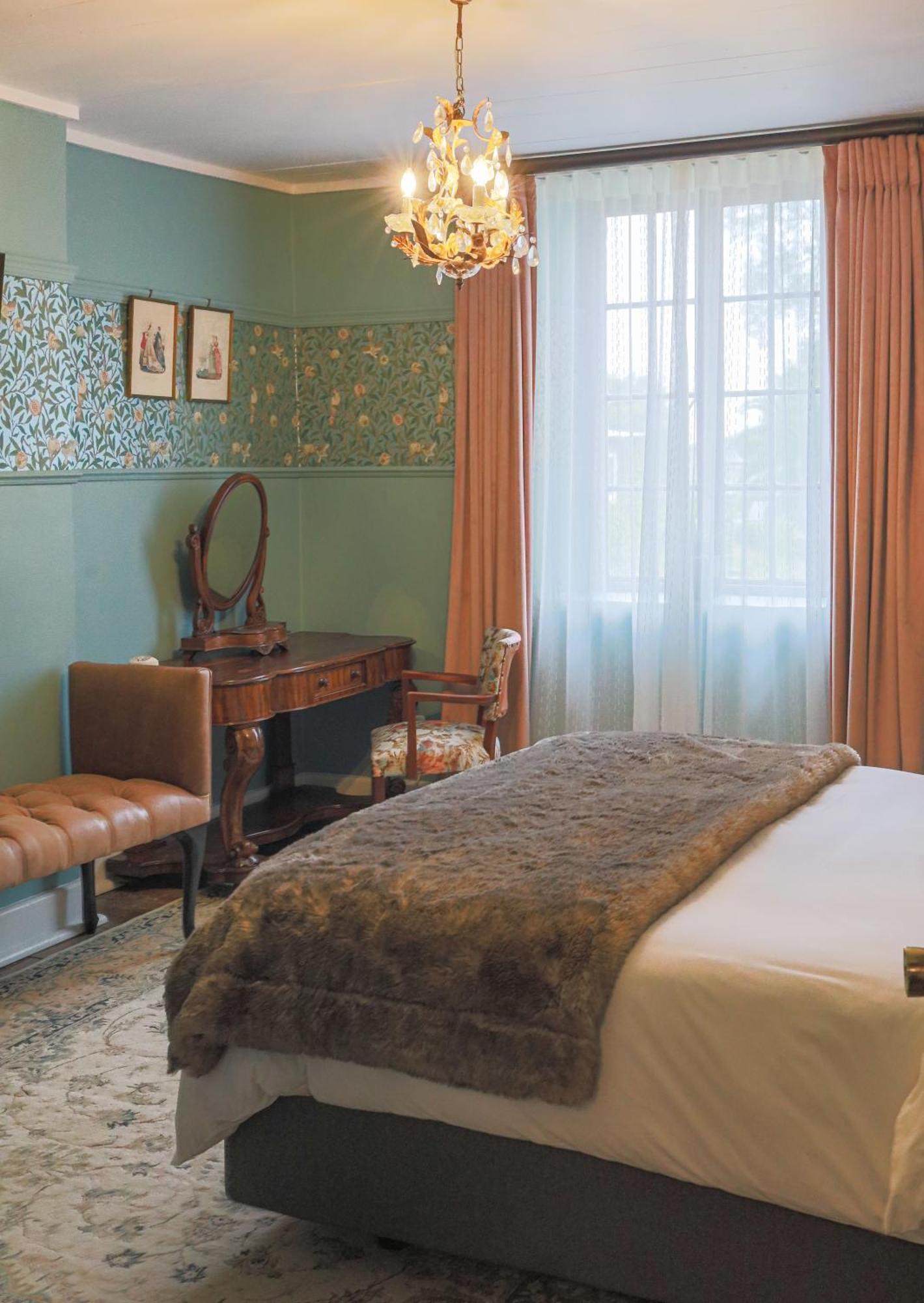 リーネンダル Portland Manor Bed & Breakfast エクステリア 写真